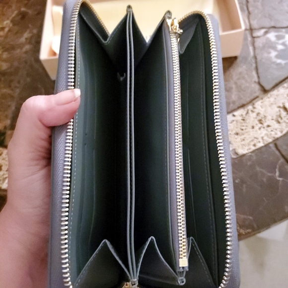 Louis Vuitton Rare Blue Silver Vernis Monogram Wallet NWOT w/ Box & Dust Bag - Picture 9 of 9